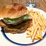ファンゴー - 自家製ベーコンチーズバーガー