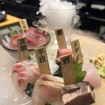 47都道府県の日本酒勢揃い 夢酒渋谷店 - 鮮魚宝石箱