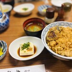 有楽町 天米 - 冷奴　おしんこ　味噌汁付き