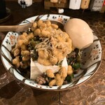 タイニーカフェ - 納豆丼のあたまのせ冷奴　煮卵付き
