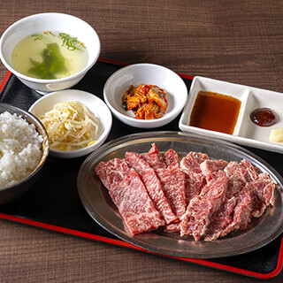 平日限定！味わい・ボリューム共に満点の焼肉定食ランチがお得