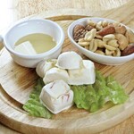 肉バル ココロ - ナッツ＆クリームチーズココロ風