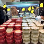 タンテ・アニー - 混雑する店内