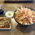 福助 - かつお節とわさびのご飯、なめたけも美味しい