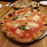 ラ ピッツァ ナポレターナ レガロ - 