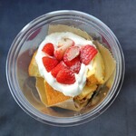 パテスリーワガママ - いちごシフォン