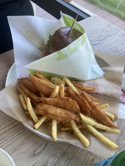 テディーズ ビガー バーガー 日向市金ヶ浜店 （TEDDY'S BIGGER BURGERS