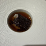 ジョンティ アッシュ - スッポンのコンソメで煮た海老芋