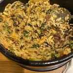 焼肉ホルモンやまと - 味が薄いのでコチュジャンと辛味噌を混ぜて食べました