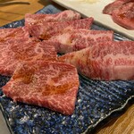 焼肉ホルモンやまと - カルビ肉2種盛り合わせ