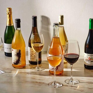 世界各国の厳選ワインやビール、ソフトドリンクも充実