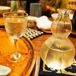 すっぽん鍋 鱧料理 三栄 - すっぽん鍋を食べて体が熱い　冷酒（玉の光 雄町 伏見）でクールダウン