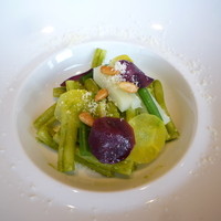 レストランMINAMI - ショートパスタのペストジェノベーゼ和えと様々な野菜
                  