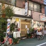 三津 - 中からは三味線の音が。