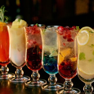 【豊富なドリンク】見た目も華やかな星座カクテルや花モクテルも