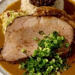 吉田カレー  - 松阪ポークももローストポーク