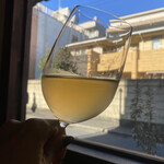 トラットリア カヴァタッピ - グレープフルーツみたいな白ワイン