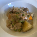 トラットリア カヴァタッピ - 鶏肉とじゃがいもとポルチーニ茸のクリーム煮