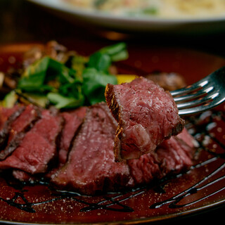 【炭火焼イタリアン】こだわり素材を、香ばしく焼きあげた肉料理