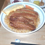 食堂 もちやかた - 豚角煮おこわ　アップ