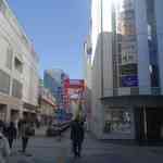 丸五 - その後は電気街方面へ向けて直進します。