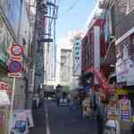 丸五 - PCパーツ店にメイド喫茶にケバブ店が一堂に会する妙な通りを進み