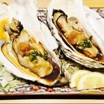 広島県産！殻付き焼き牡蠣(1個)