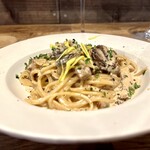 Carpe Diem - ポルチーニ茸と色々茸のクリームソースパスタ
