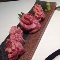 肉の匠 将泰庵 船橋駅前 はなれ店 - 名物の花咲きタン塩