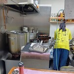 麺処 盛盛 - ケリーさんの背中