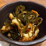 串焼と魚 のんき - お通し 440円(税込)(2025年12月7日撮影)