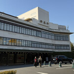 フォレスティーユ精養軒 - 初めての「上野精養軒」への訪問か？？？ お店に到着するも  本日定休日(><)