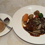 フォレスティーユ精養軒 - ・ハンバーグステーキ・パン