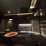 鳥さと - 内観　オープンキッチンの様子