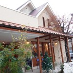 パティスリー かいと - リニューアルして可愛い外観