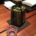 1杯目 大吟醸 鄙願[ひがん] (新潟) 2合 3570円(税抜)‥江戸切子のグラスが素晴らしい