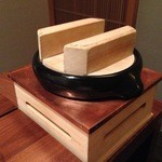 神楽坂 石かわ - 土鍋釜で炊き上げています