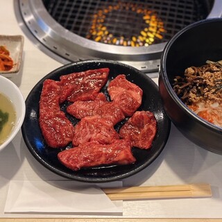 駒形屋 - 料理写真:ビビンバとカルビのセット