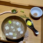 Tokyo Style Noodle ほたて日和 - スープの陰にほたてのカルパッチョが(^｡^)