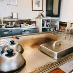 ダイニングsakae - カウンター  調理工程が楽しい♪