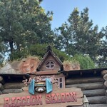 ラケッティのラクーンサルーン - 