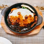 ダイニングsakae - ハンバーグ(デミグラスソース）  TP  チーズ¥100