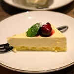 釜焼きピッツァとイタリアン食べ放題 チーズミート - 