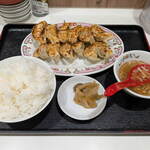 餃子の王将 - 料理写真:...「餃子定食（1100円）」+「ライス大盛（55円）」、多忙で店内ピリピリでした（王将あるある）。。