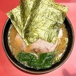横浜ラーメン 真砂家 - ラーメン並(900円)