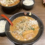 Tammen Hifumi no Yoake Toyama Shinnezuka Ten - Wow!!! Rich Miso Ramenヽ(´o｀
                      This looks like a rich one, just as the menu describes!
                      The thick miso, fresh onions, and chashu pork are all present.
                      This is looking promising!