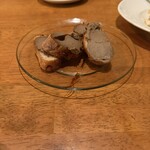 串焼き&ワイン ウナチッタ - 鳥肝のパテ