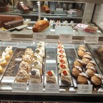 アヴランシュ・ゲネー - 