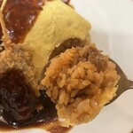 フジオ軒 - 牛肉、かなり入ってました。ライス部分も美味しい。