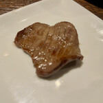 和牛ホルモン一頭買い うしはち - 牛タン3種食べ比べ